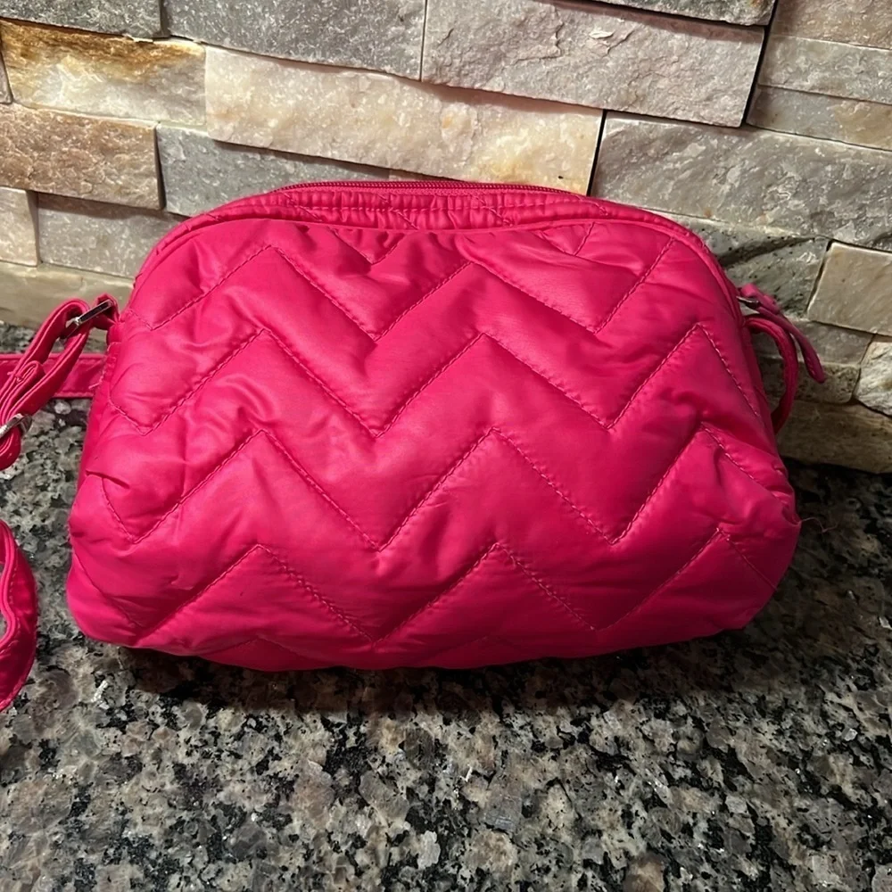Vera Bradley Pink Nylon Quilted crossbody EUC